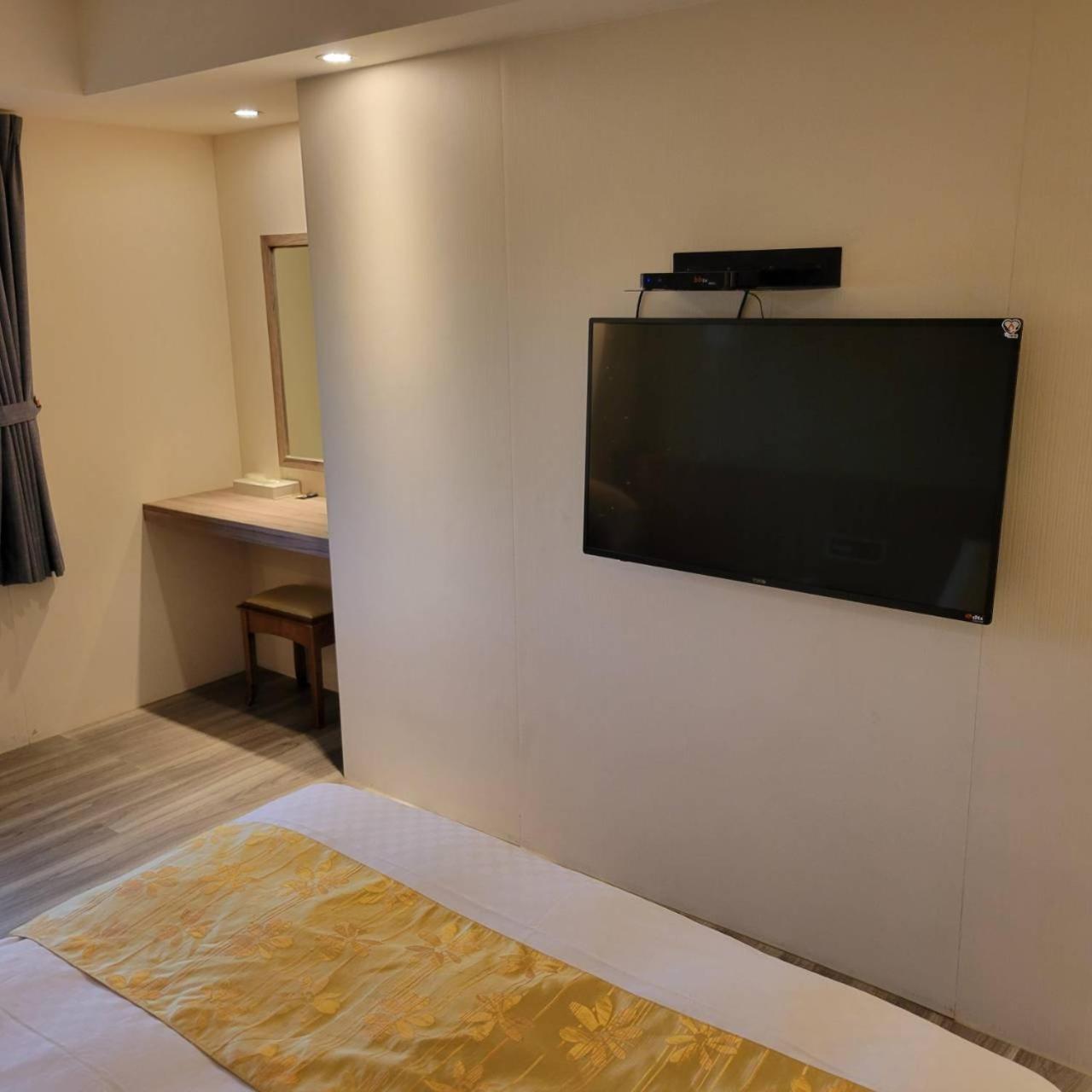 Attic Hotel Taipei Bagian luar foto