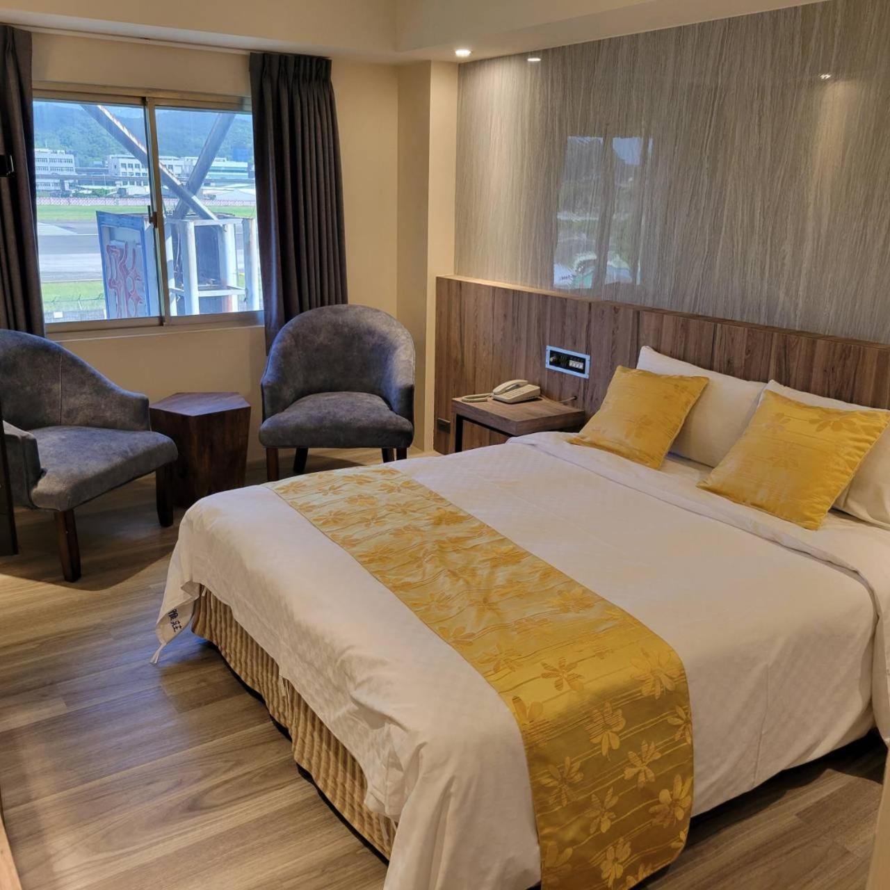 Attic Hotel Taipei Bagian luar foto