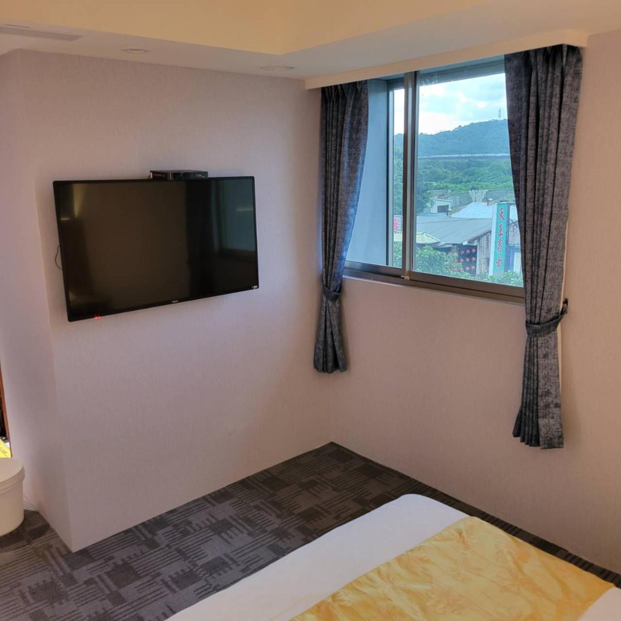 Attic Hotel Taipei Bagian luar foto