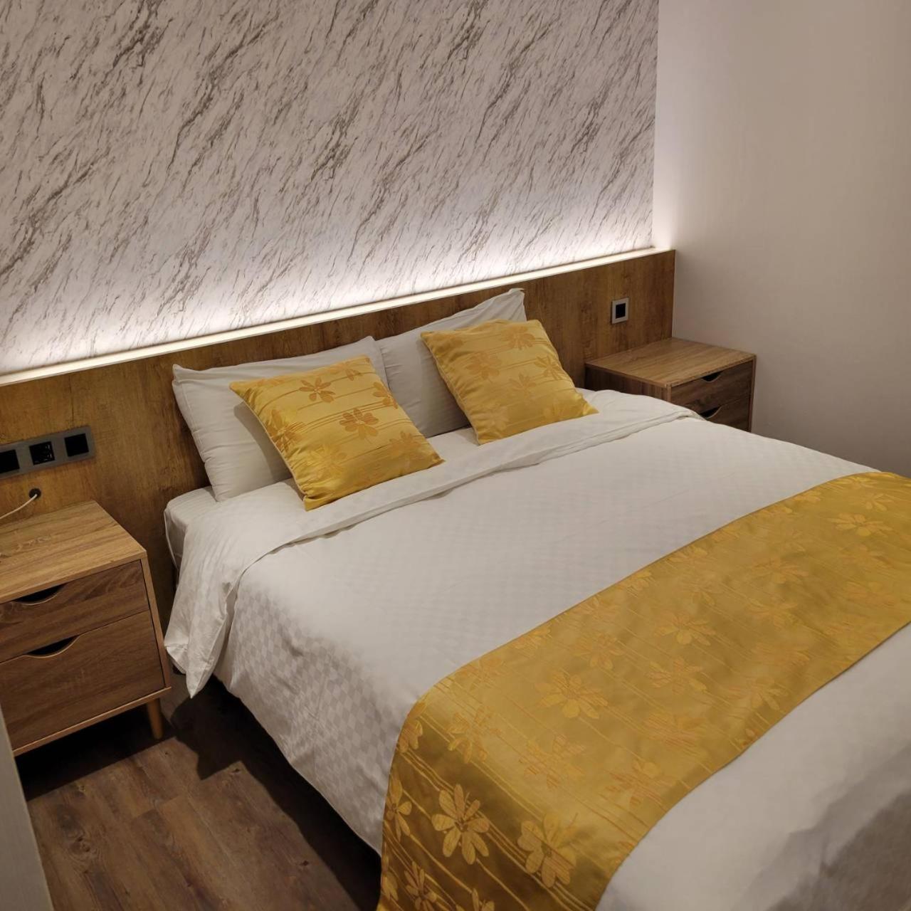 Attic Hotel Taipei Bagian luar foto
